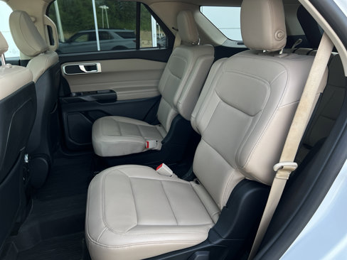 Used 2020 Ford Explorer XLT w/ Equipment Group 202A image 15