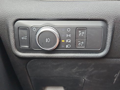 Certified 2022 Ford Explorer XLT w/ Equipment Group 202A image 44