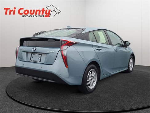 Used 2017 Toyota Prius Four image 8