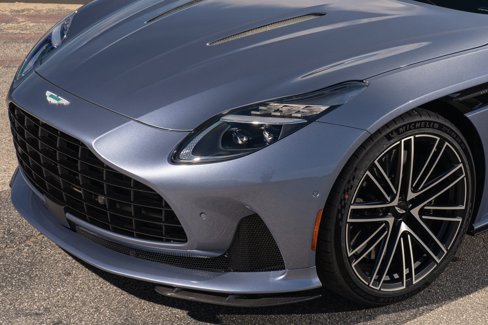 Used 2024 Aston Martin DB12 Coupe image 9
