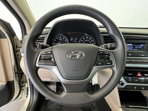 Used 2017 Hyundai Elantra SE image 15