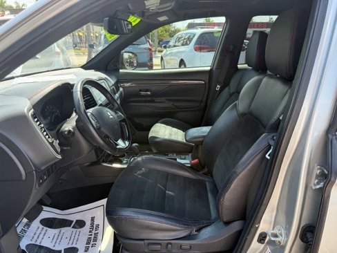 Used 2020 Mitsubishi Outlander SE image 11
