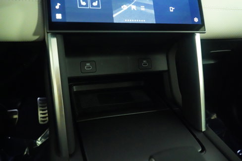 Used 2025 Land Rover Discovery Sport Dynamic SE image 50