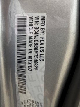 Used 2021 Jeep Compass Latitude image 21