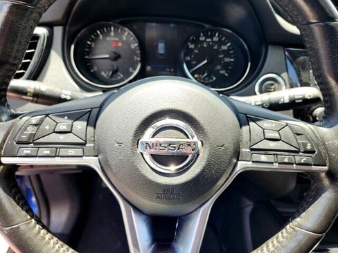Used 2018 Nissan Rogue SL image 9