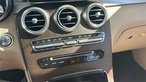 Used 2019 Mercedes-Benz GLC 300 4MATIC image 23