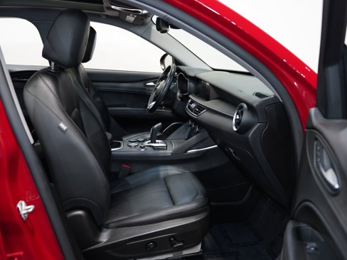 Used 2021 Alfa Romeo Stelvio Ti w/ Nero Edizione image 34
