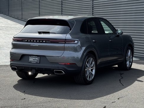 Used 2025 Porsche Cayenne image 7