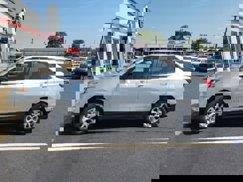 Used 2020 Chevrolet Equinox LS image 4