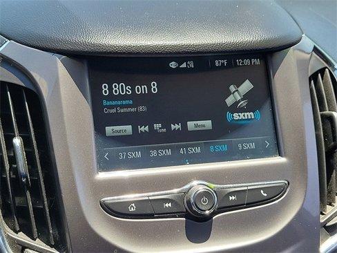Used 2018 Chevrolet Cruze LT image 13