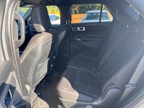 Used 2020 Ford Explorer XLT image 9