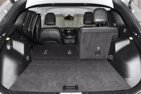 Used 2019 Jeep Cherokee Limited image 35