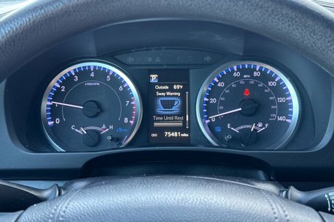 Used 2019 Toyota Highlander LE image 24