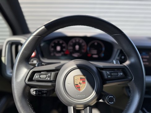 Certified 2024 Porsche Cayenne image 19