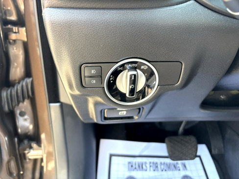 Used 2018 INFINITI QX30 Premium image 15
