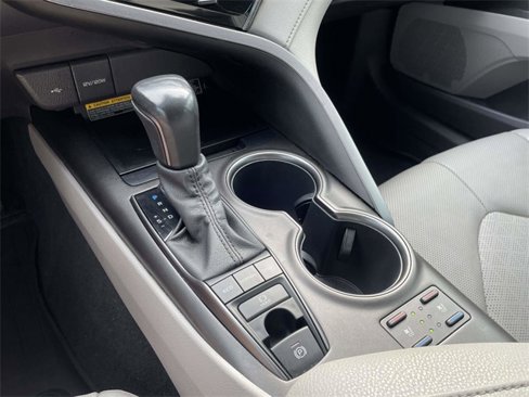 Used 2021 Toyota Camry XSE image 16