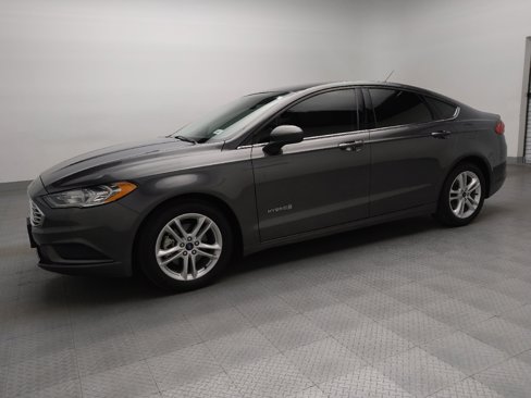 Used 2018 Ford Fusion S image 2