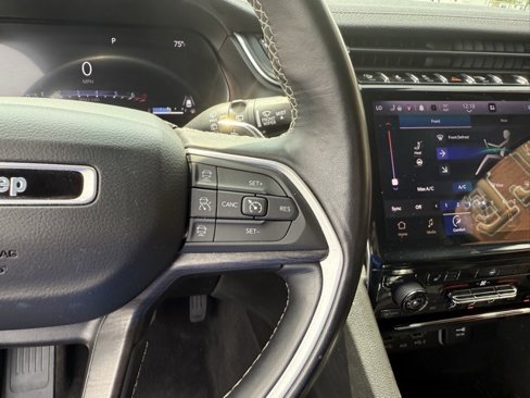 Used 2022 Jeep Grand Cherokee L Limited image 28