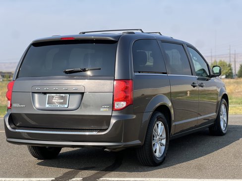 Used 2018 Dodge Grand Caravan SXT image 9
