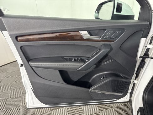 Used 2019 Audi Q5 2.0T Premium Plus w/ Premium Plus Package image 12