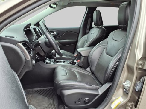 Used 2021 Jeep Cherokee Limited image 10