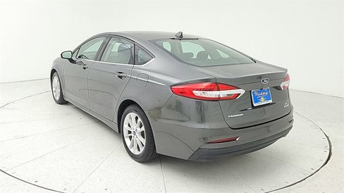 Used 2019 Ford Fusion SE image 5