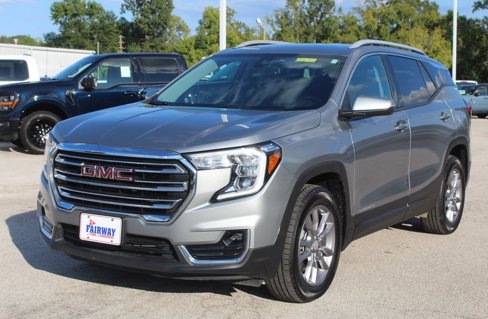 Used 2024 GMC Terrain SLT image 4
