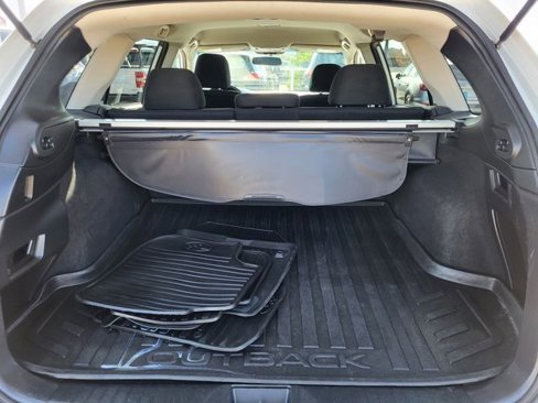 Used 2017 Subaru Outback 2.5i Premium image 19