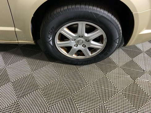 Used 2010 Chrysler Town & Country Touring w/ Family Value Group image 19