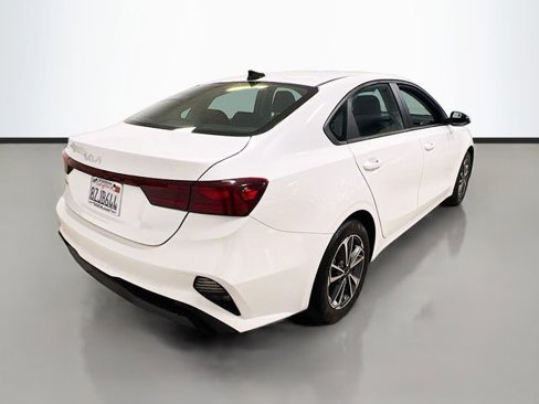 Certified 2022 Kia Forte LXS image 7