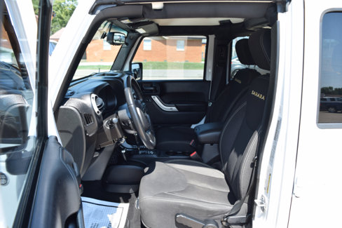 Used 2015 Jeep Wrangler Unlimited Sahara w/ Connectivity Group image 8