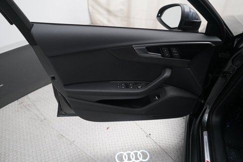 Used 2025 Audi A4 2.0T Premium image 28