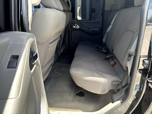 Used 2012 Nissan Frontier SV w/ SV Premium Utility Pkg image 17