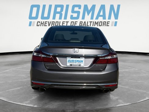 Used 2017 Honda Accord Sport image 5