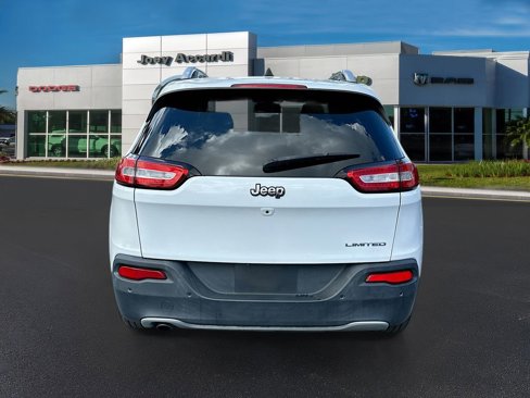 Used 2017 Jeep Cherokee Limited image 7
