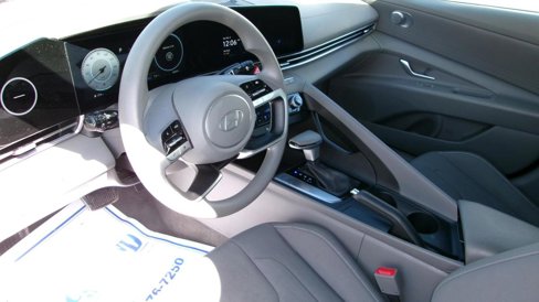 Used 2024 Hyundai Elantra SEL image 12