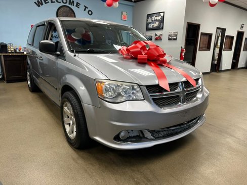 Used 2014 Dodge Grand Caravan American Value Package image 2