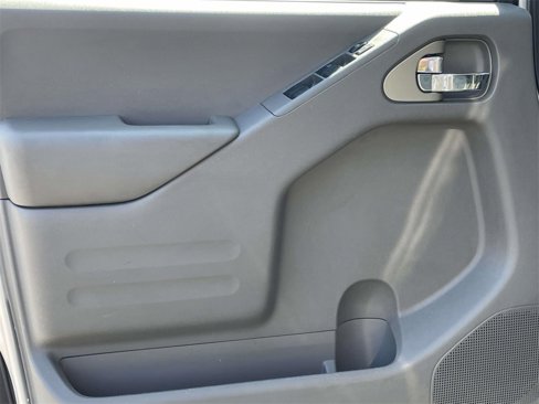 Used 2015 Nissan Frontier SV w/ SV Value Truck Package image 14
