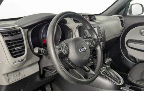 Used 2023 Kia Soul LX image 12
