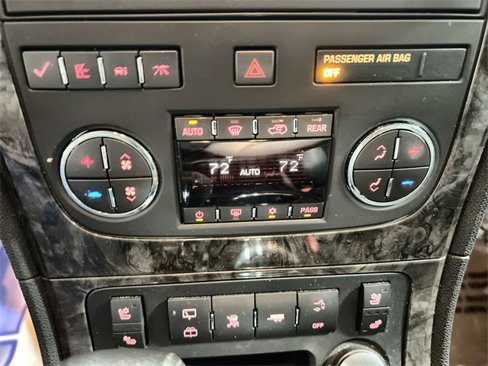 Used 2011 GMC Acadia Denali image 17