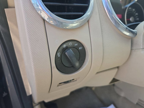 Used 2006 Ford Explorer XLT image 21