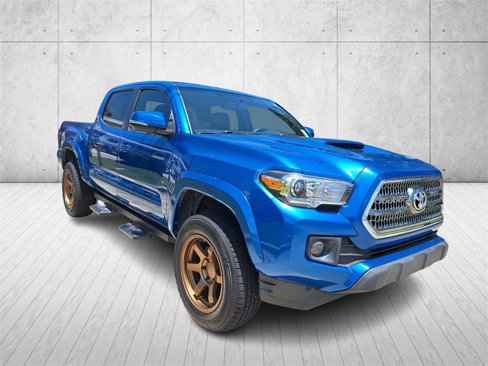 Used 2017 Toyota Tacoma TRD Sport image 7