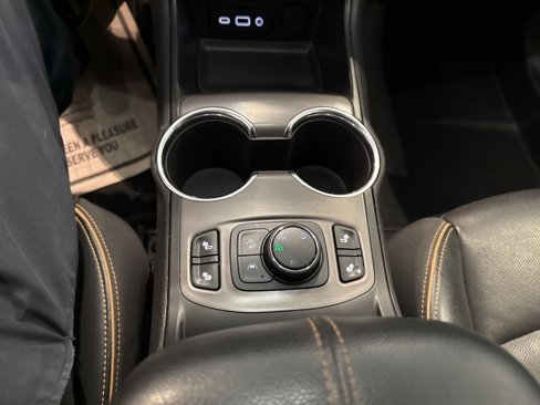 Certified 2023 GMC Terrain AT4 image 29