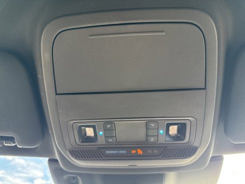 Used 2020 Ford Explorer XLT w/ Equipment Group 202A image 26