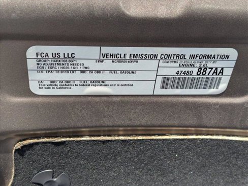 Used 2017 Chrysler Pacifica Touring-L image 25