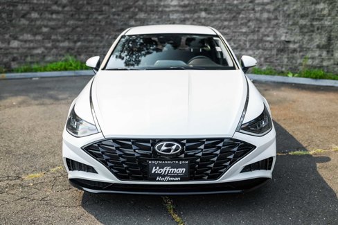 Used 2022 Hyundai Sonata SEL image 2