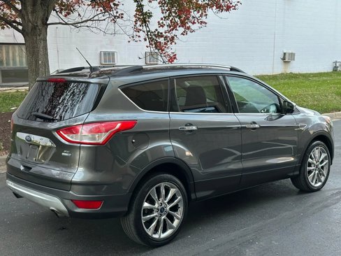 Used 2016 Ford Escape SE w/ SE Chrome Package image 6