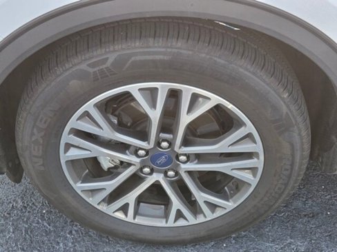 Used 2020 Ford Escape SEL image 7