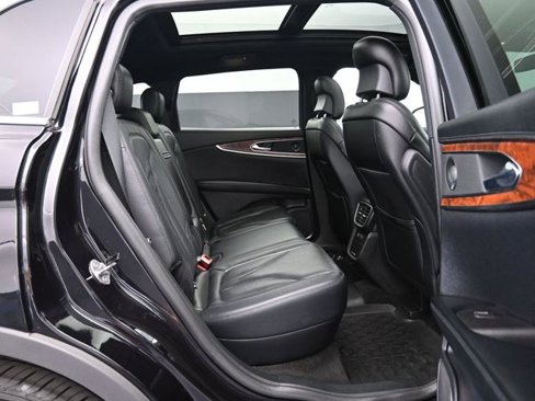 Used 2019 Lincoln Nautilus Reserve image 32