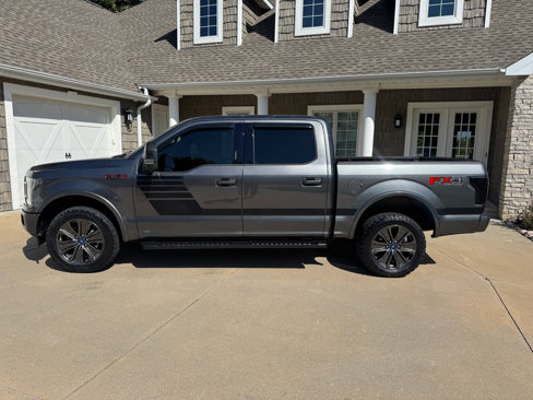 Used 2018 Ford F150 XLT w/ Equipment Group 302A Luxury image 3